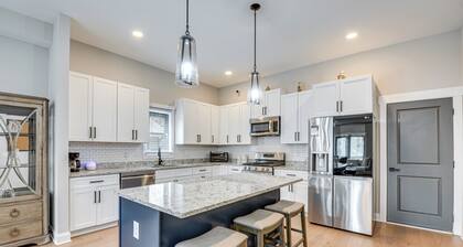 5 Mi to Dtwn Atl: Home w/ Office & Large Backyard!