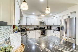 House (3 Bedrooms) | Interior - NEW Listing! Gorgeous Poolside Views: Havasu Haven (Lake Havasu City)