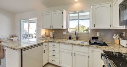 NEW Listing! Havasu Sunscape & Getaway w/ Views!