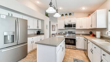 House (4 Bedrooms) | Interior