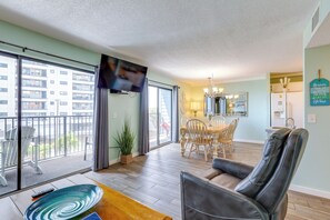 Front of property - Ocean-view Balcony: Myrtle Beach Resort Condo! (Myrtle Beach)