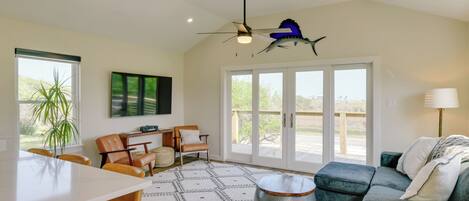 House (2 Bedrooms) | Living area