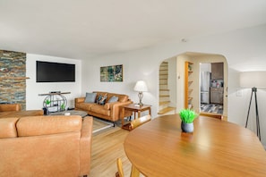 House (3 Bedrooms) | Interior - Walk to Beaches: Waterfront Home in Port Orchard! (Port Orchard)