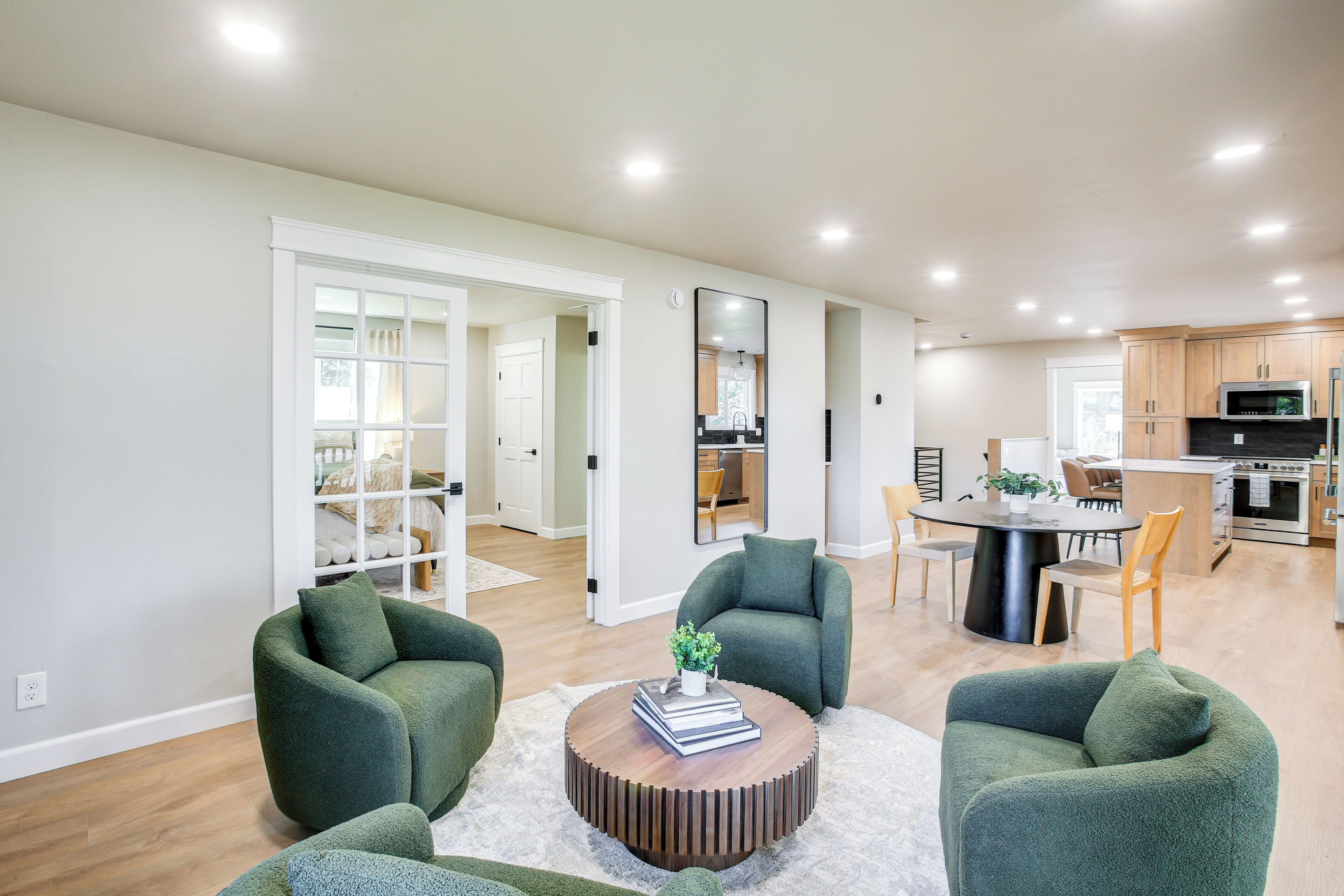 House (3 Bedrooms) | Interior