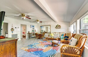 Interior - Boat Slip & Fire Pit: Peaceful House (Homosassa)