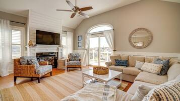 House (4 Bedrooms) | Interior