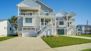 House (4 Bedrooms) | Front of property