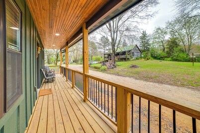 Walk to Marina: Springville Cabin w/ Fire Pit!