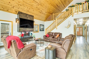 House (3 Bedrooms) | Interior - Fish & Swim: Lakefront Mora Home on 2 Acres! (Mora)