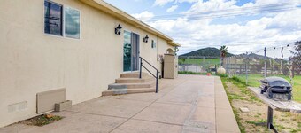 Near Vineyards & Dining: Exquisite Menifee Home!