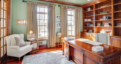 Lake Michigan Gem: Private Beach & Game Room
