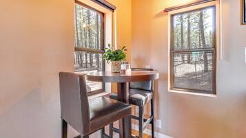 ุงูู
ูุดุฃุฉ ู
ู ุงูุฏุงุฎู