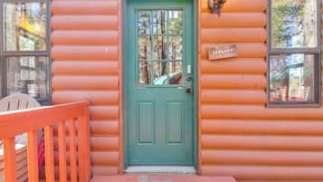 ุงูู
ูุดุฃุฉ ู
ู ุงูุฏุงุฎู