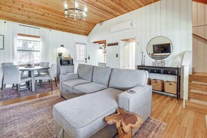 Interior - Near Golfing & Hiking: Pinetop Cabin Sleeps 11! (Pinetop)