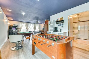 House (5 Bedrooms) | Interior