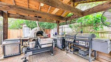 ํ์ฐ์ค (5 Bedrooms) | ๋ด๋ถ