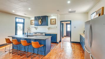 Apartment (0 Bedroom) | Interior