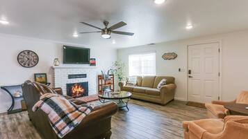 House (3 Bedrooms) | Front of property