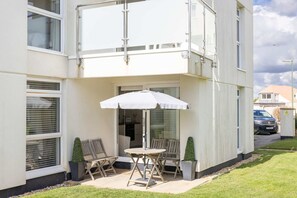 Apartment | 2 bedrooms, Internet - Stylish Ground Floor Apartment With Sea Views (Chichester)