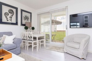 Apartment | 2 bedrooms, Internet - Stylish Ground Floor Apartment With Sea Views (Chichester)