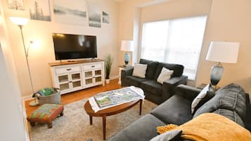 Apartemen | 3 kamar tidur dan internet