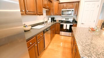 Apartemen | 3 kamar tidur dan internet