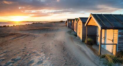 Chic Coastal Retreat - 5-min Stroll to Beach