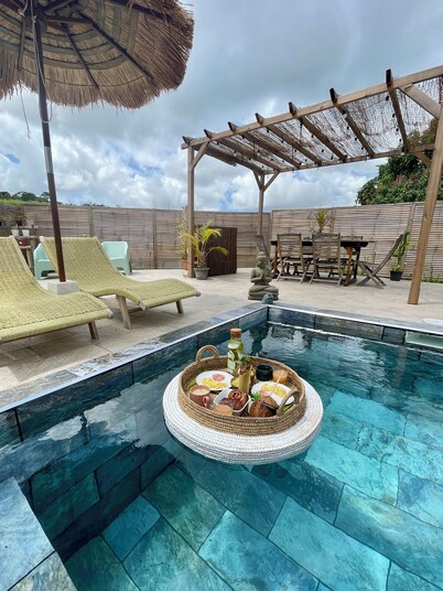 Bungalow with private pool