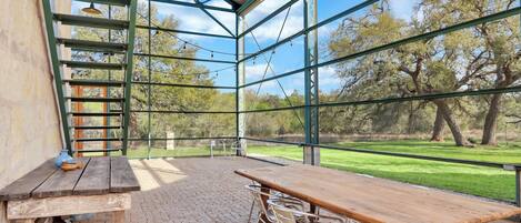 屋外ダイニングエリア