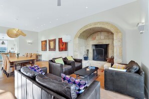 TV, fireplace - The Plant at Kyle I Pool, Architectural Landmark (Kyle)