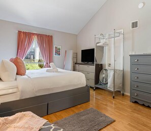 1 bedroom, desk, iron/ironing board, free WiFi