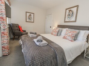 Casa rural | 3 dormitoris, decoració individual i mobiliari individual 