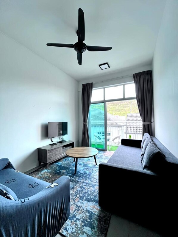 Smart TV - Experience Comfort & Charm at Barrington Escape (Brinchang)