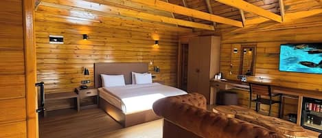 1 habitación, escritorio y espacio para trabajar con laptop