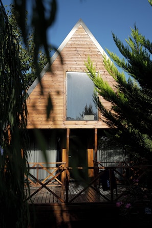 Junior Bungalow, Non Smoking | 1 bedroom, desk, laptop workspace, free WiFi