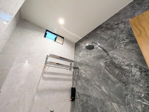 Superior Room | Bathroom - Hotel Cosmos Green (Indore)