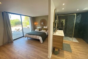 4 chambres, fer et planche à repasser, lit parapluie, Wi-Fi gratuit