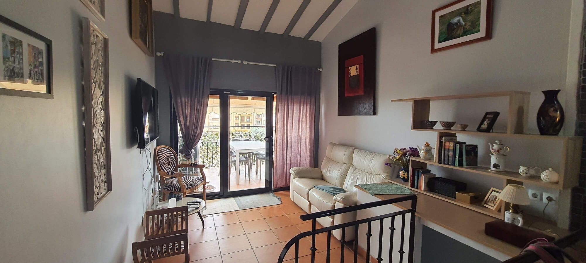 Una Smart TV, libros