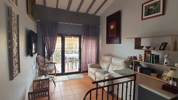 Una Smart TV, libros