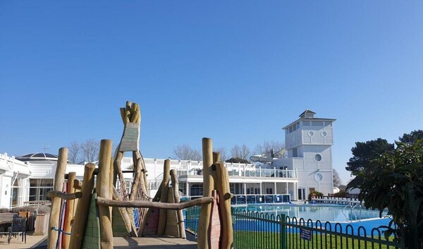 Lazy Bear Holidays - Arne View - Poole