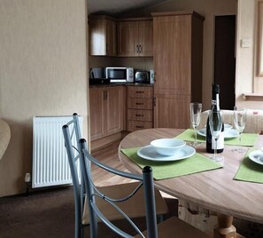 House, 3 Bedrooms, Patio, Garden View | Dining room