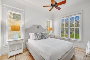 3 makuuhuonetta, silitysrauta/-lauta, ilmainen Wi-Fi, vuodevaatteet