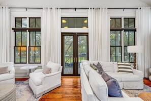 Smart-tv, en stereo och kontor