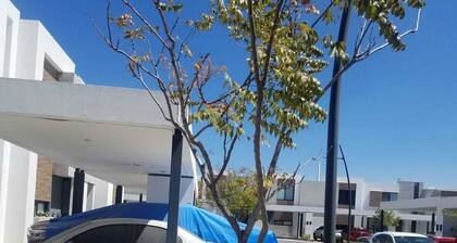 Charming 3-bedroom house with WiFi, AC in Aguascalientes
