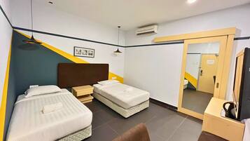 Quarto duplo | Escrivaninha, ferros/tábuas de passar roupa, Wi-Fi de cortesia