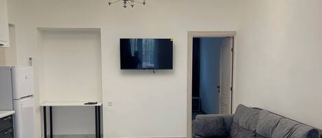 Apartment, City View | Living area