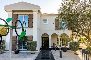 Front of property - Villa GCW Geranium - Mint Stay (Dubai)
