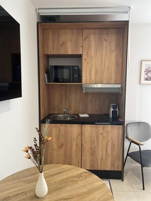 Private kitchen - AppartHôtel Elite Forbach Centre (Forbach)
