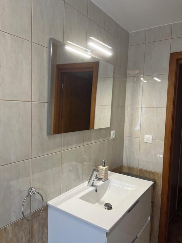 Bathroom - AppartHôtel Elite Forbach Centre (Forbach)