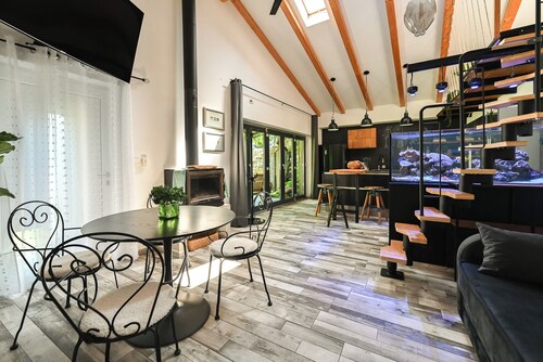 Apartma Nemo, Family/pet friendly, pool, terrace and a garden